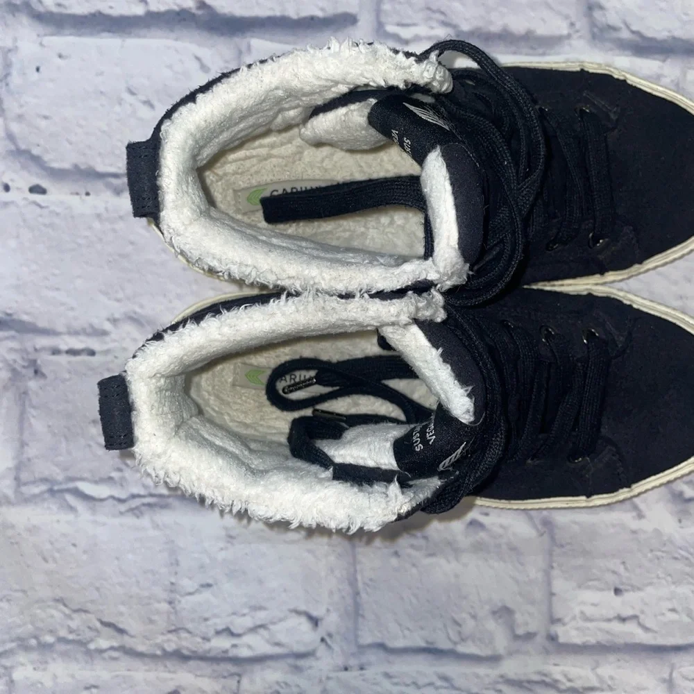 Cariuma OCA High Therma Size 6.5 Black Vegan Suede Boots